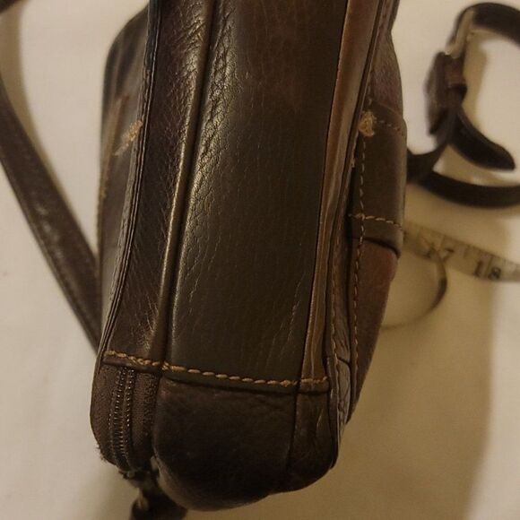 Fossil vintage crossbody leather organizer. - Picture 9 of 11